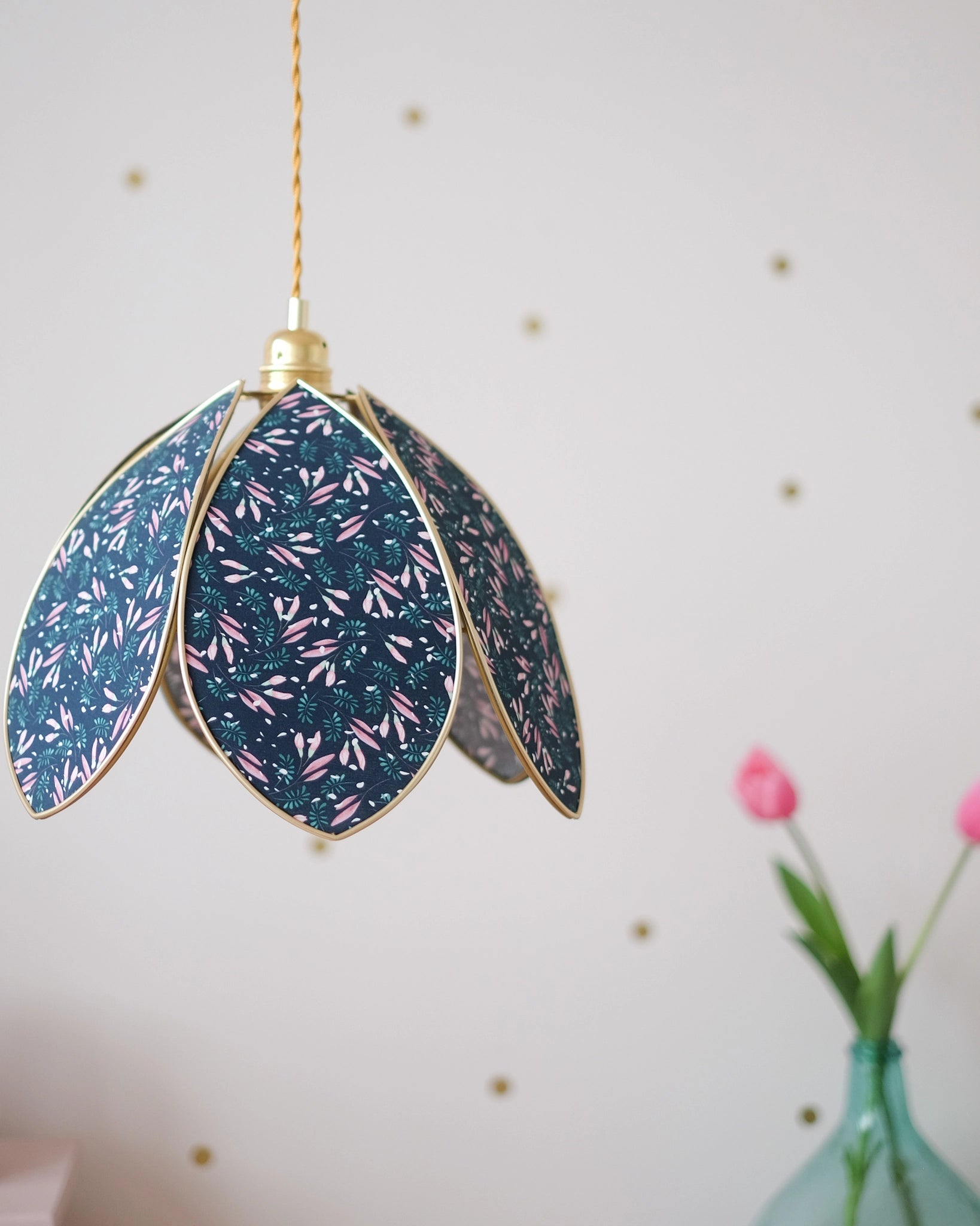 Suspension Fleur simple - Night Light et doré - Silly & Billy