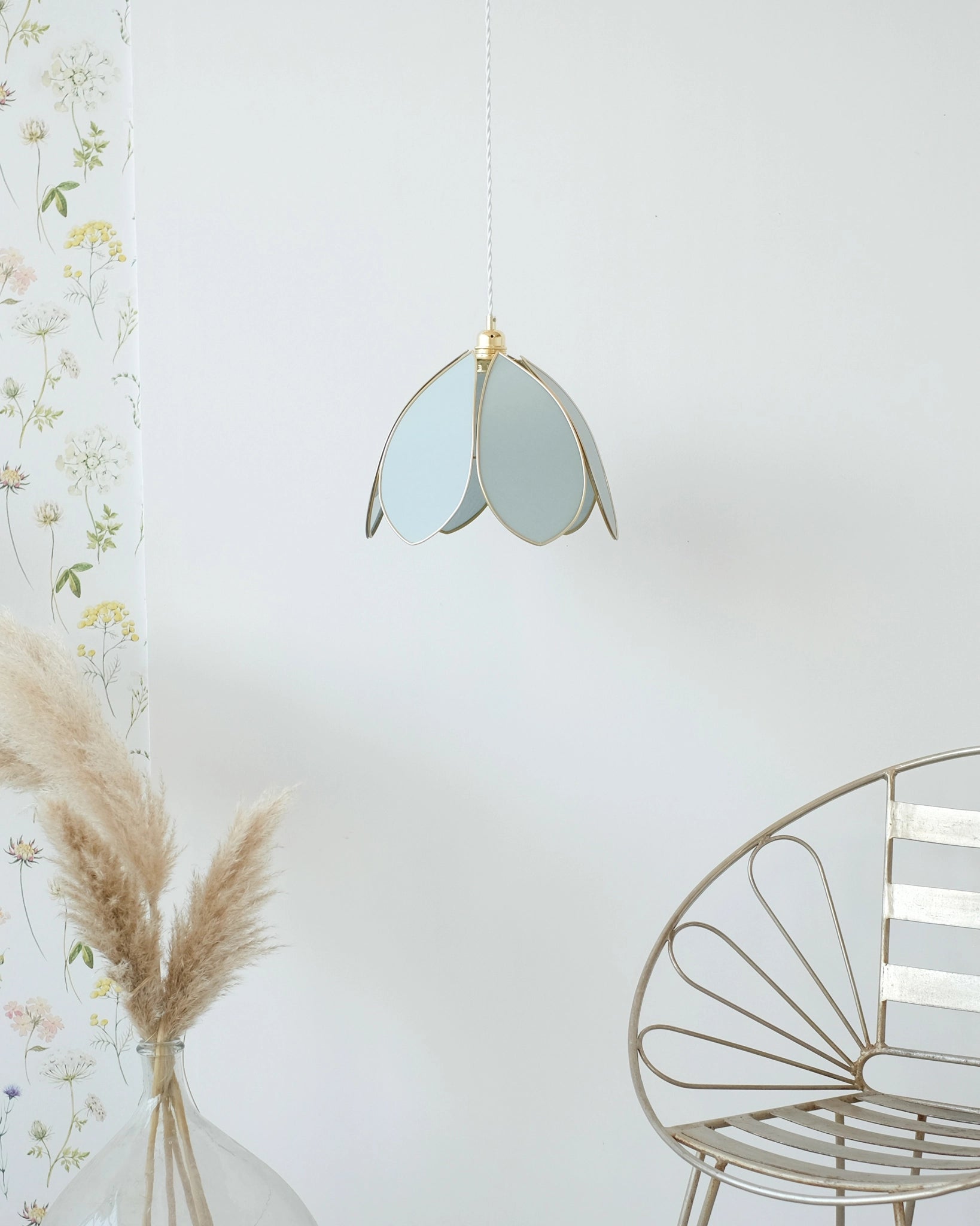 Suspension Fleur simple - Sauge et doré - Silly & Billy