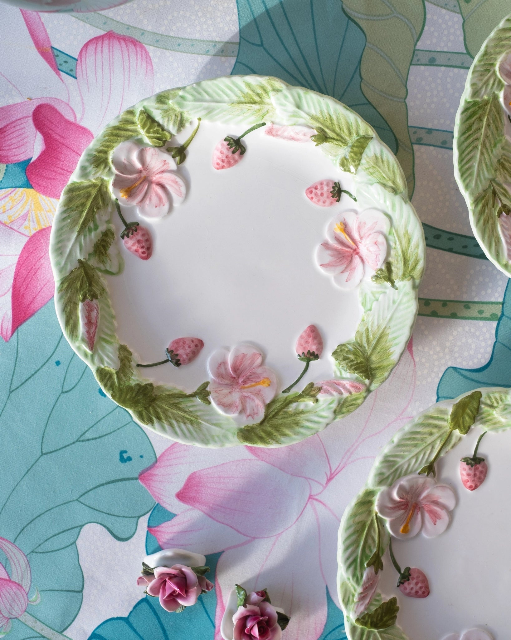 3 assiettes en barbotine aux fraises - Silly &amp; Billy