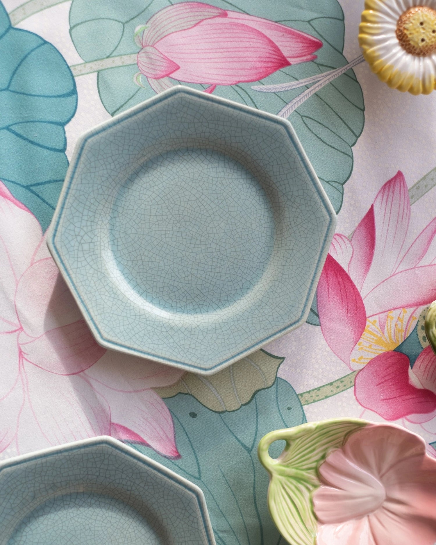 4 petites assiettes en faïence turquoise de Charolles - Silly &amp; Billy