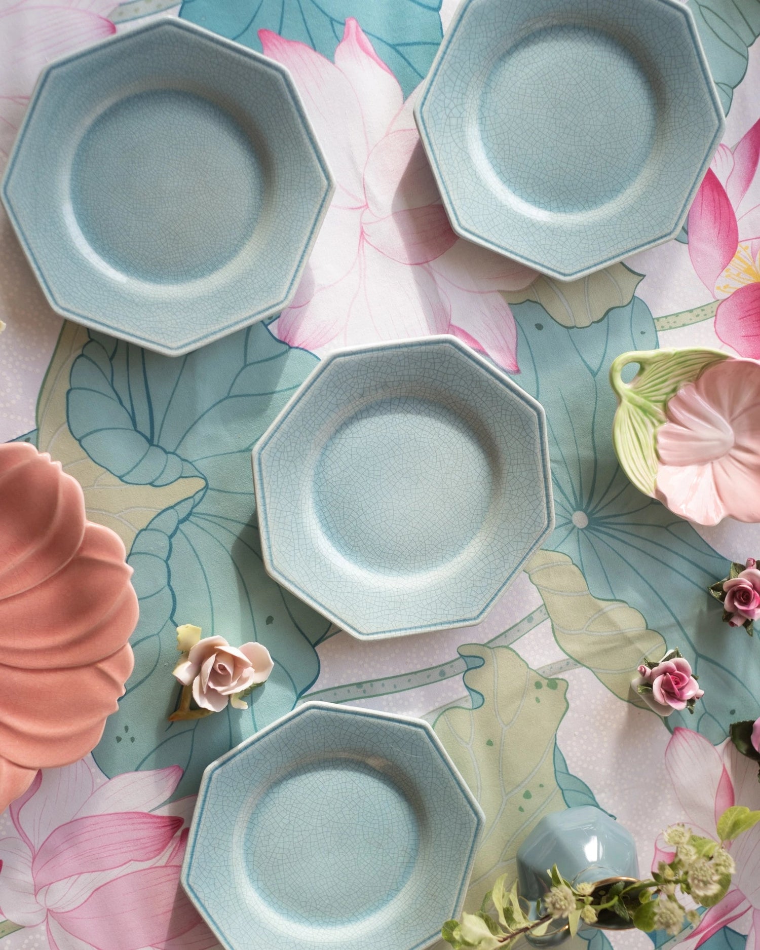 4 petites assiettes en faïence turquoise de Charolles - Silly &amp; Billy