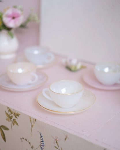 4 tasses à café en opaline Arcopal - Silly &amp; Billy