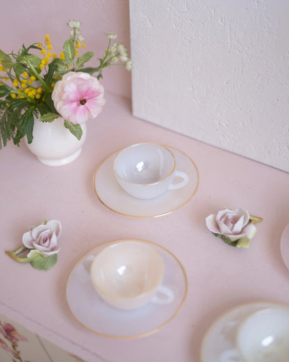 4 tasses à café en opaline Arcopal - Silly &amp; Billy