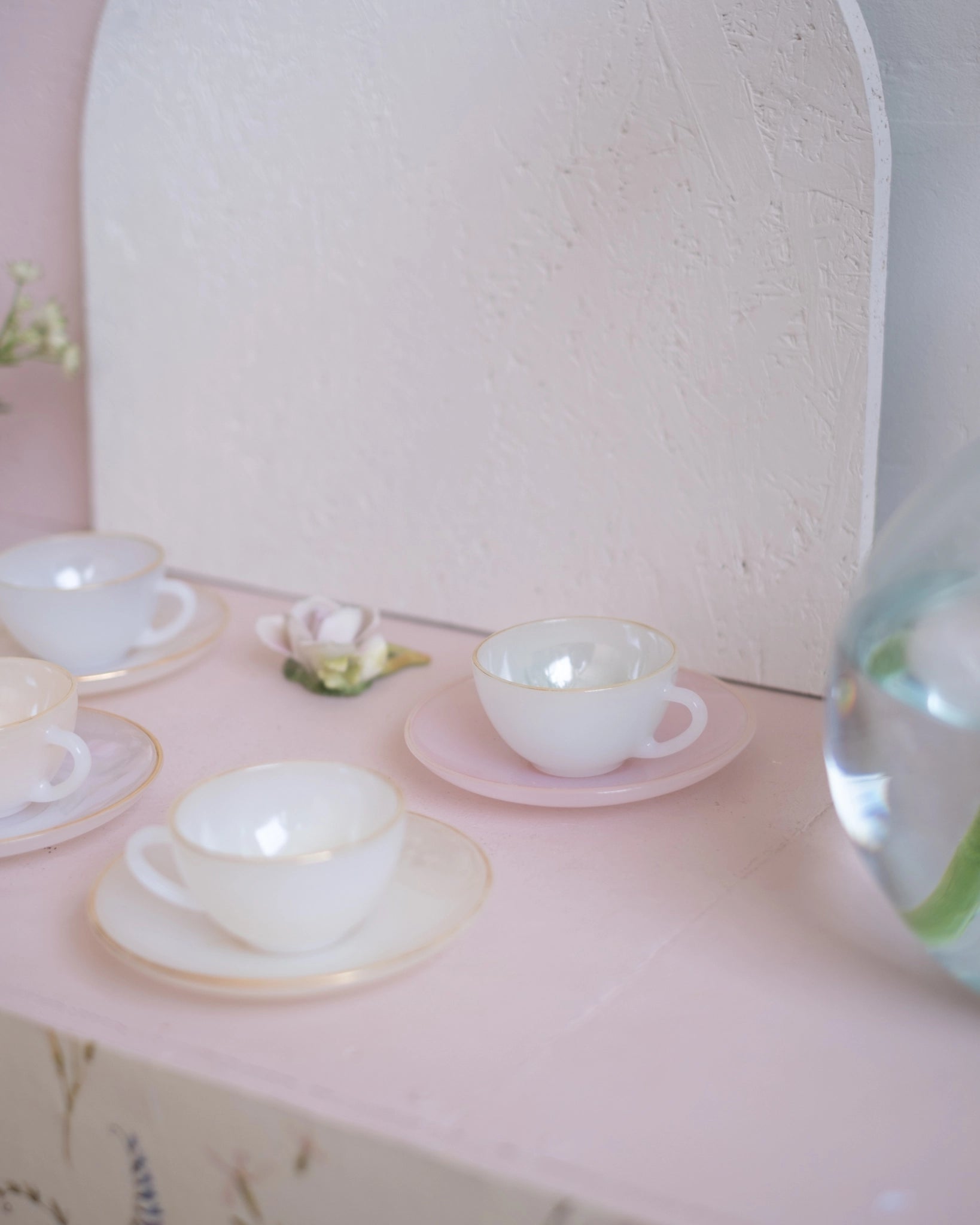 4 tasses à café en opaline Arcopal - Silly &amp; Billy