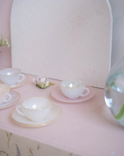 4 tasses à café en opaline Arcopal - Silly &amp; Billy