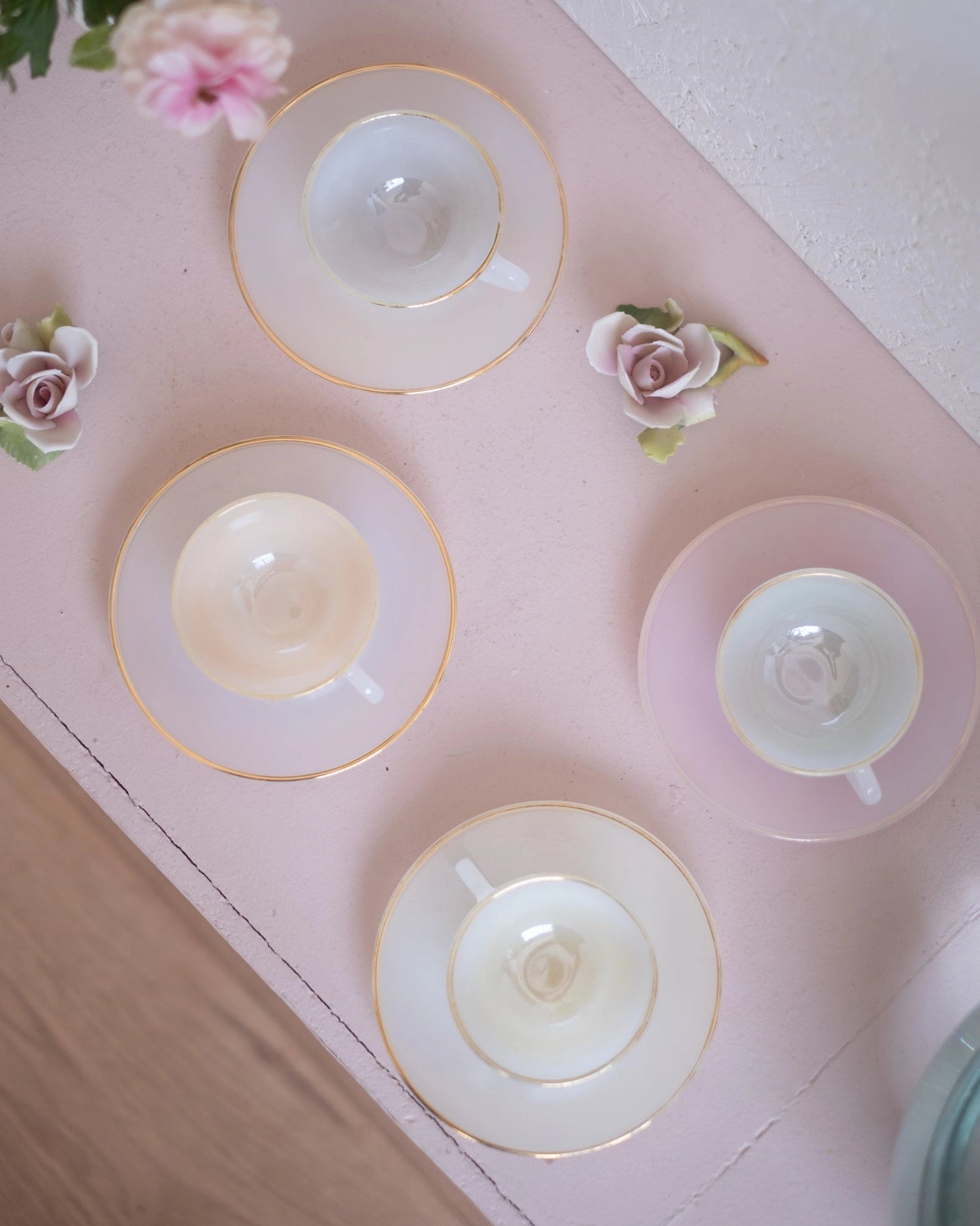 4 tasses à café en opaline Arcopal - Silly &amp; Billy