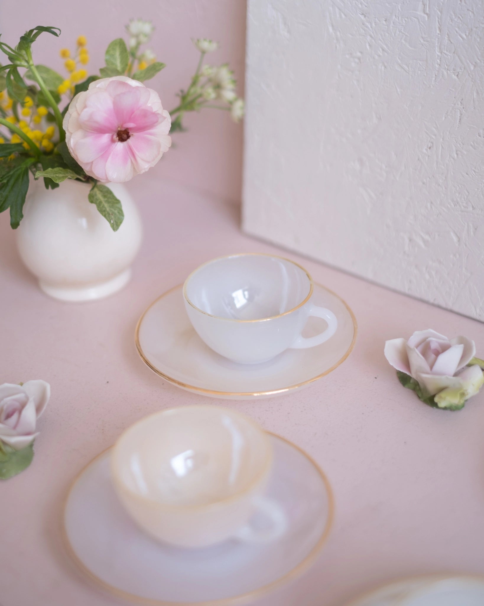 4 tasses à café en opaline Arcopal - Silly &amp; Billy