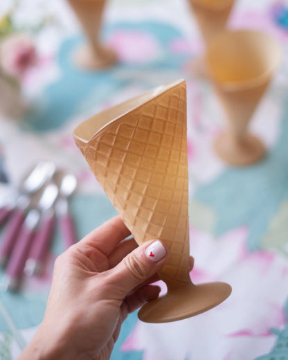 5 anciennes coupes à glace en opaline italienne - Silly &amp; Billy