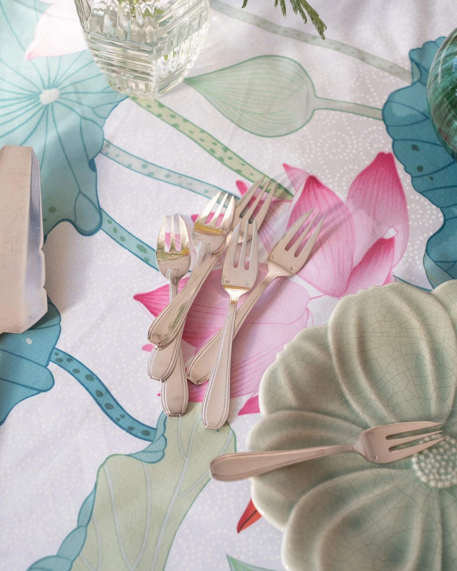 6 anciennes fourchettes à dessert en métal argenté - Silly &amp; Billy