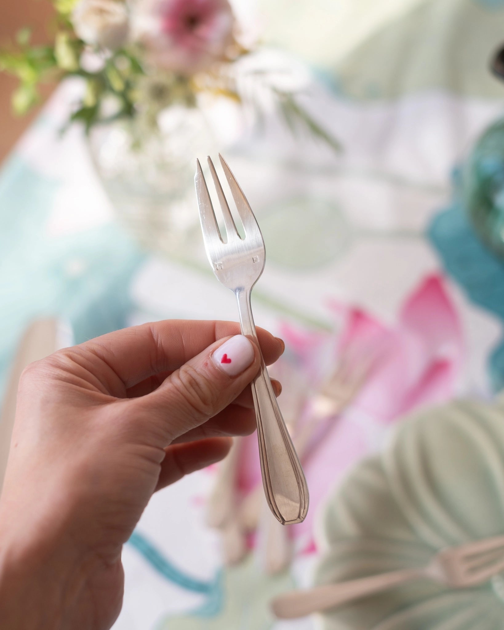 6 anciennes fourchettes à dessert en métal argenté - Silly &amp; Billy