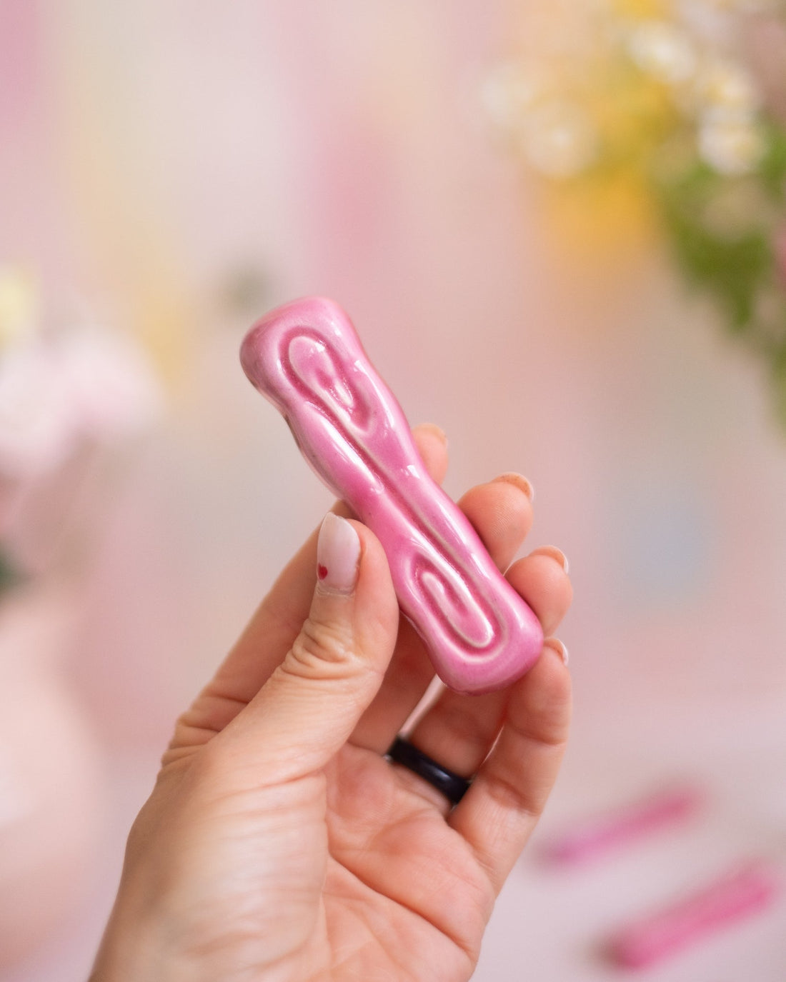 6 anciens porte - couteaux en céramique rose - Silly &amp; Billy