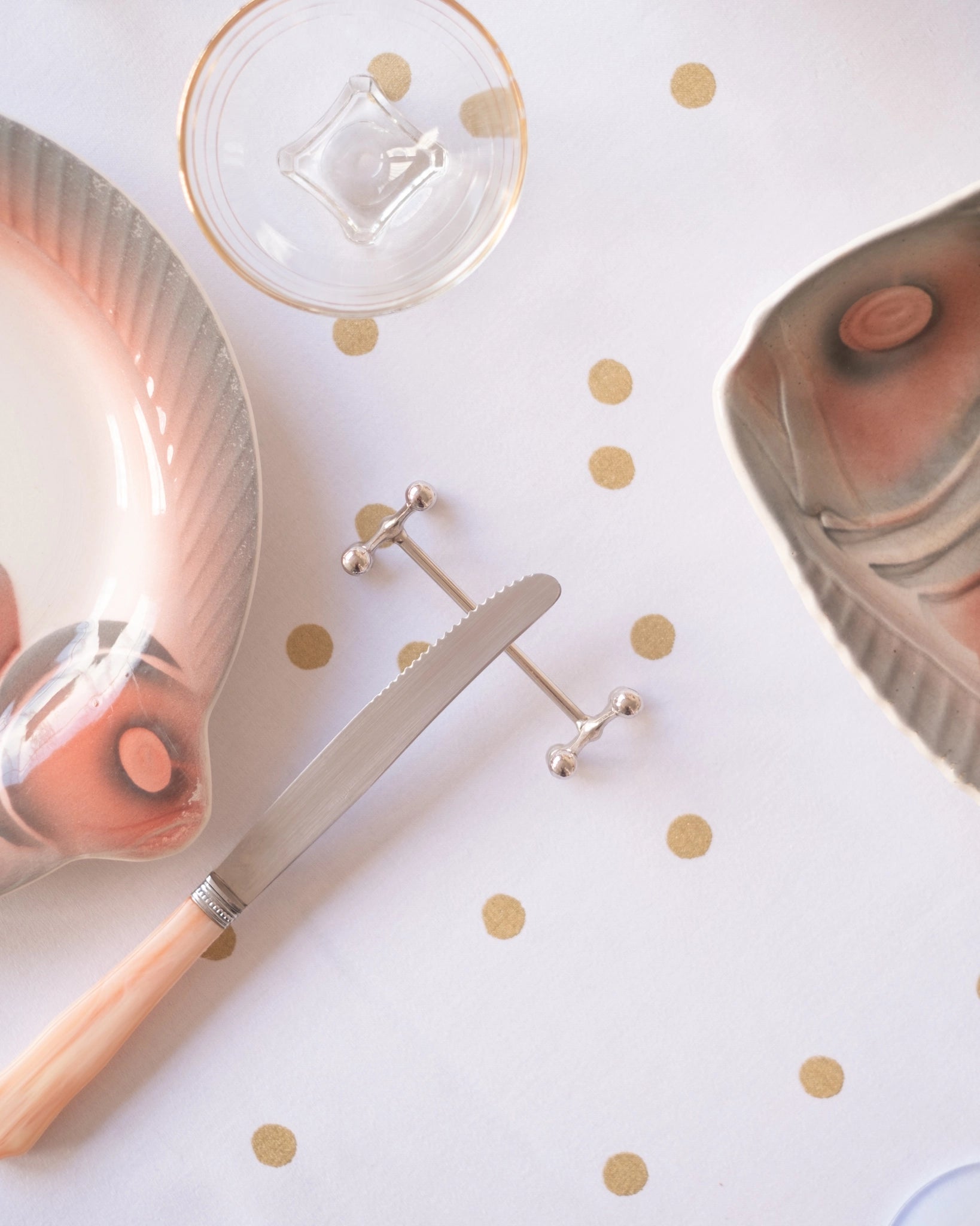 6 anciens porte - couteaux en métal argenté - Silly &amp; Billy