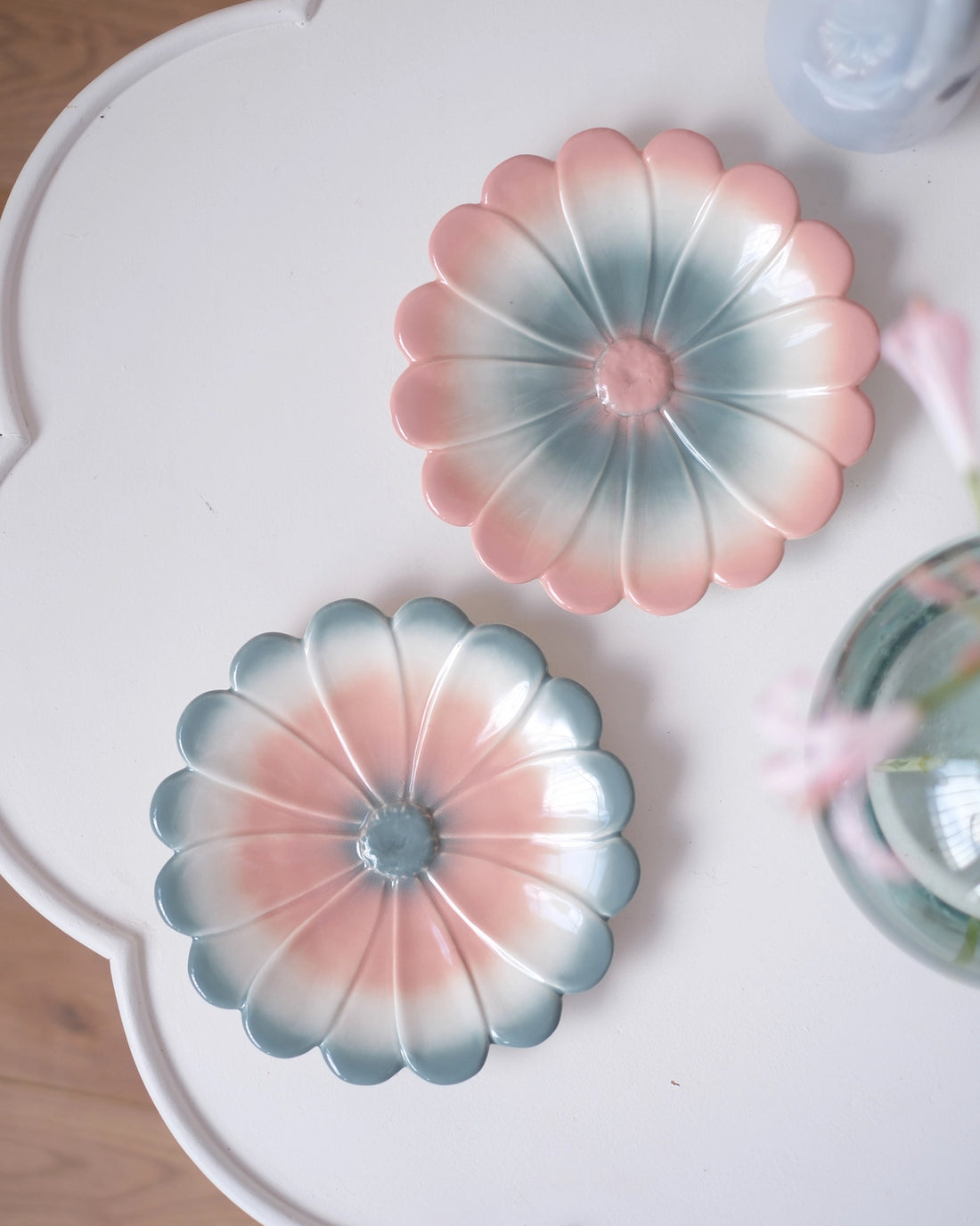 2 grandes assiettes Marigold - Sauge et Nude