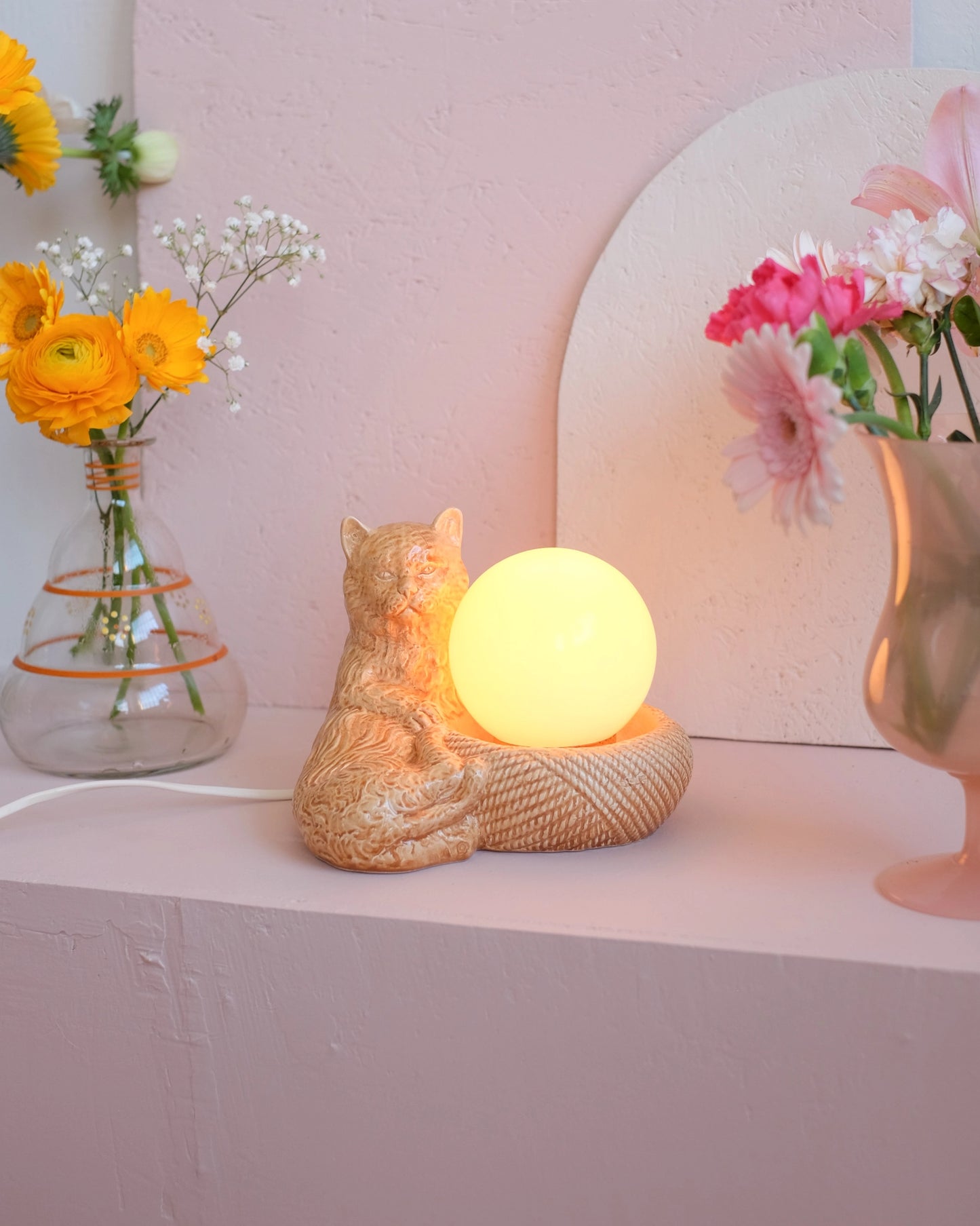Lampe chat en céramique et opaline