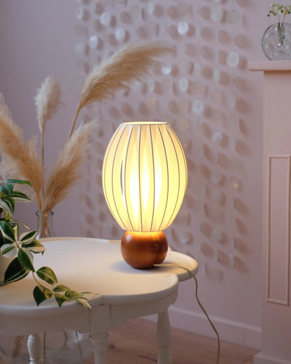 Lampe années 70 avec son pied en bois