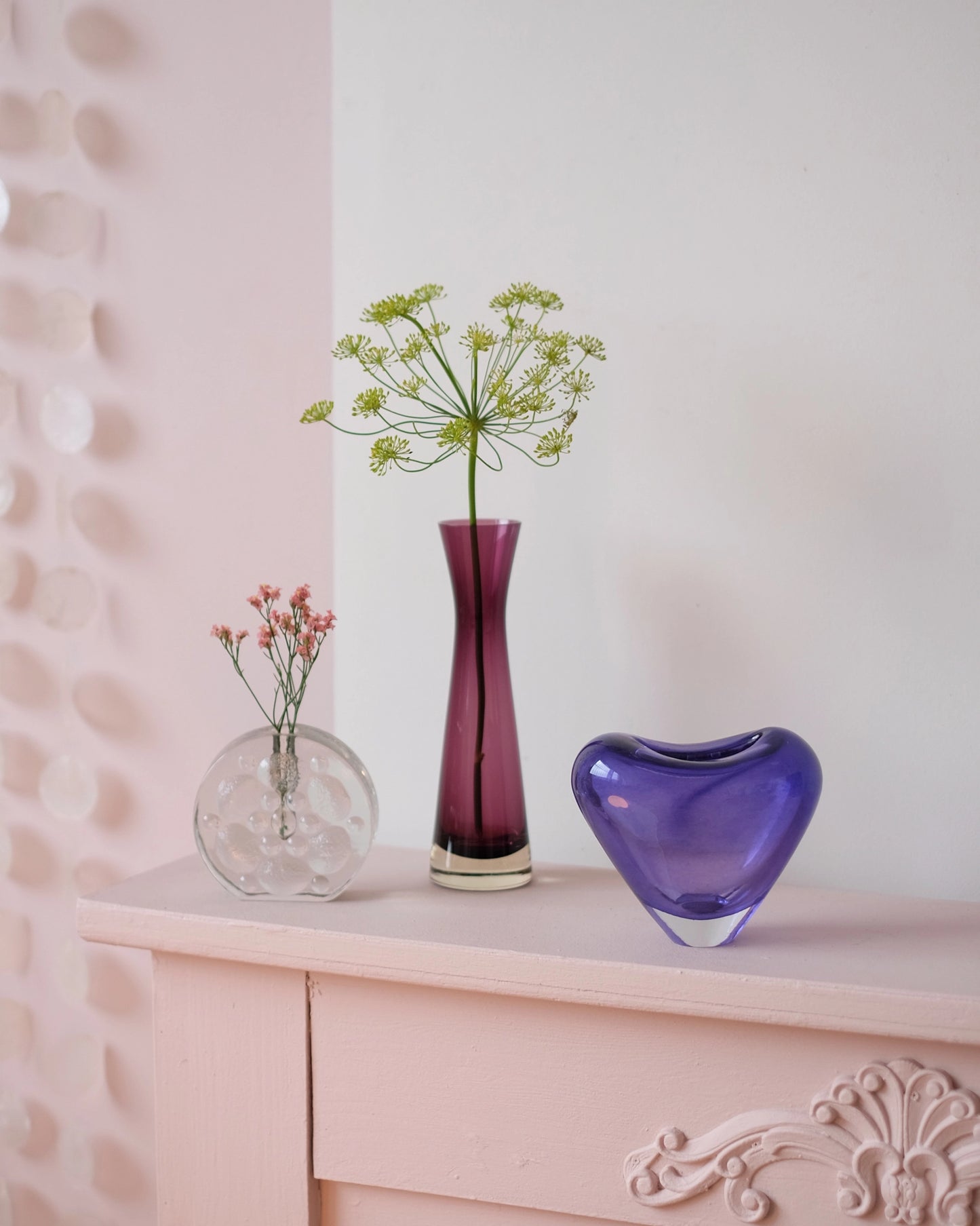 Vase en verre aubergine