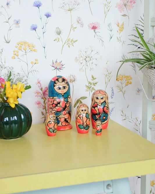 Ensemble de 5 anciennes poupées russes