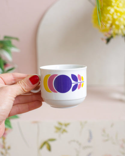 Ancienne cafetière et ses deux tasses en porcelaine vintage