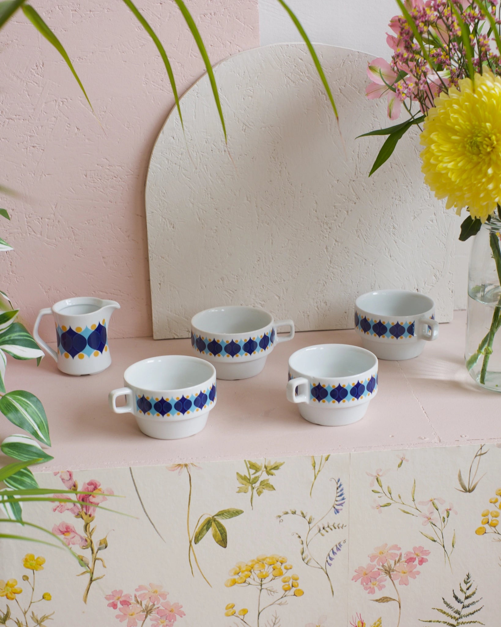 Service à petit-déjeuner en céramique allemande