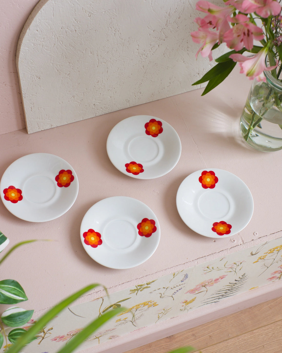 4 soucoupes en porcelaine vintage