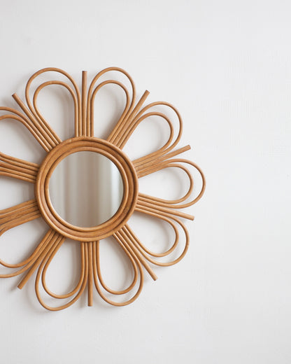 Grand miroir fleur en rotin
