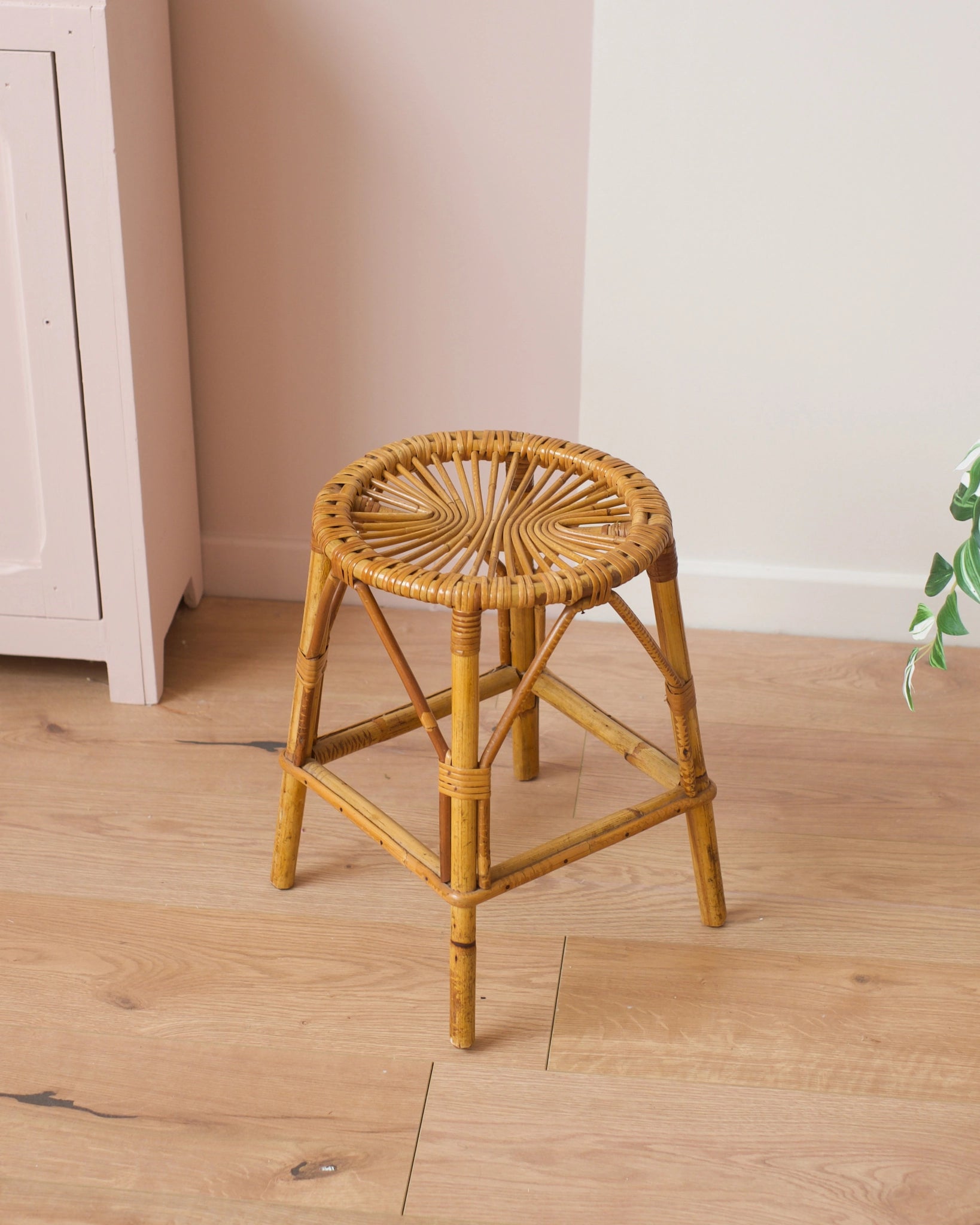 Tabouret vintage en rotin