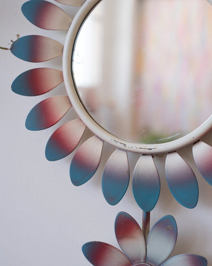 Ancien miroir Fleur en métal bleu et rose