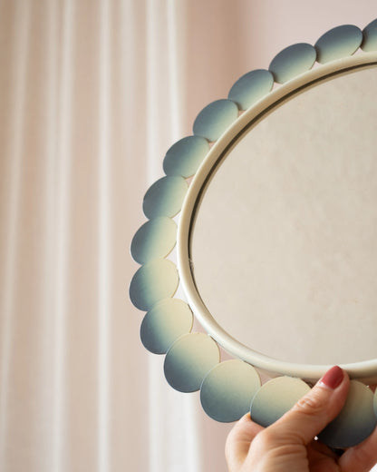 Ancien miroir fleur en métal bleu