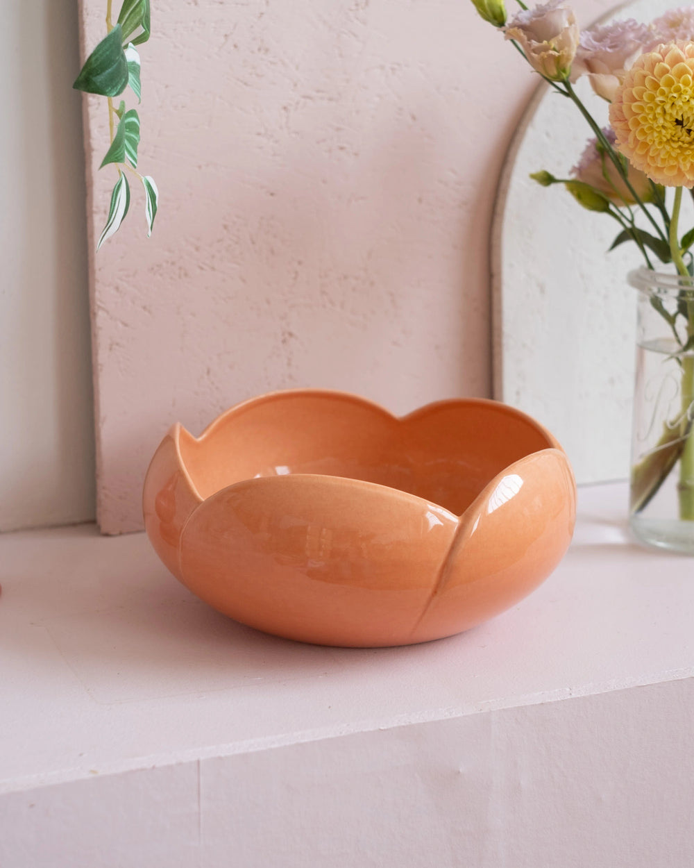 Grande coupe en faïence pêche de Charolles