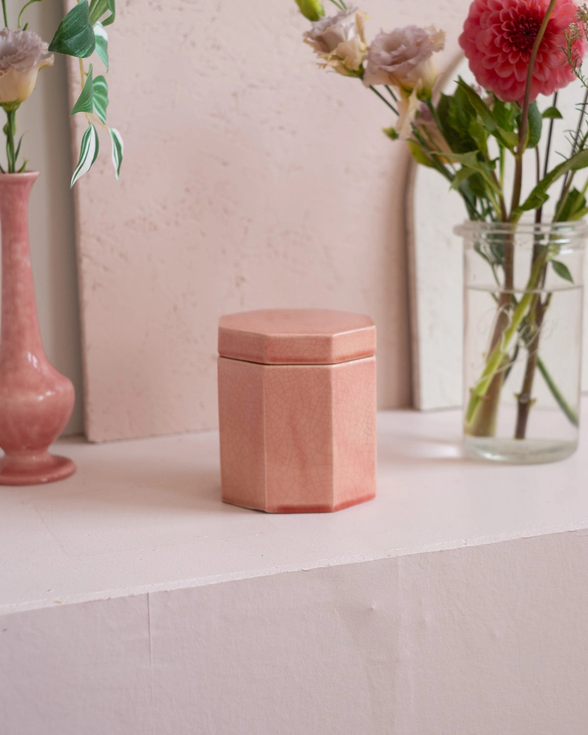 Ancien coffret en faïence craquelée rose de Charolles