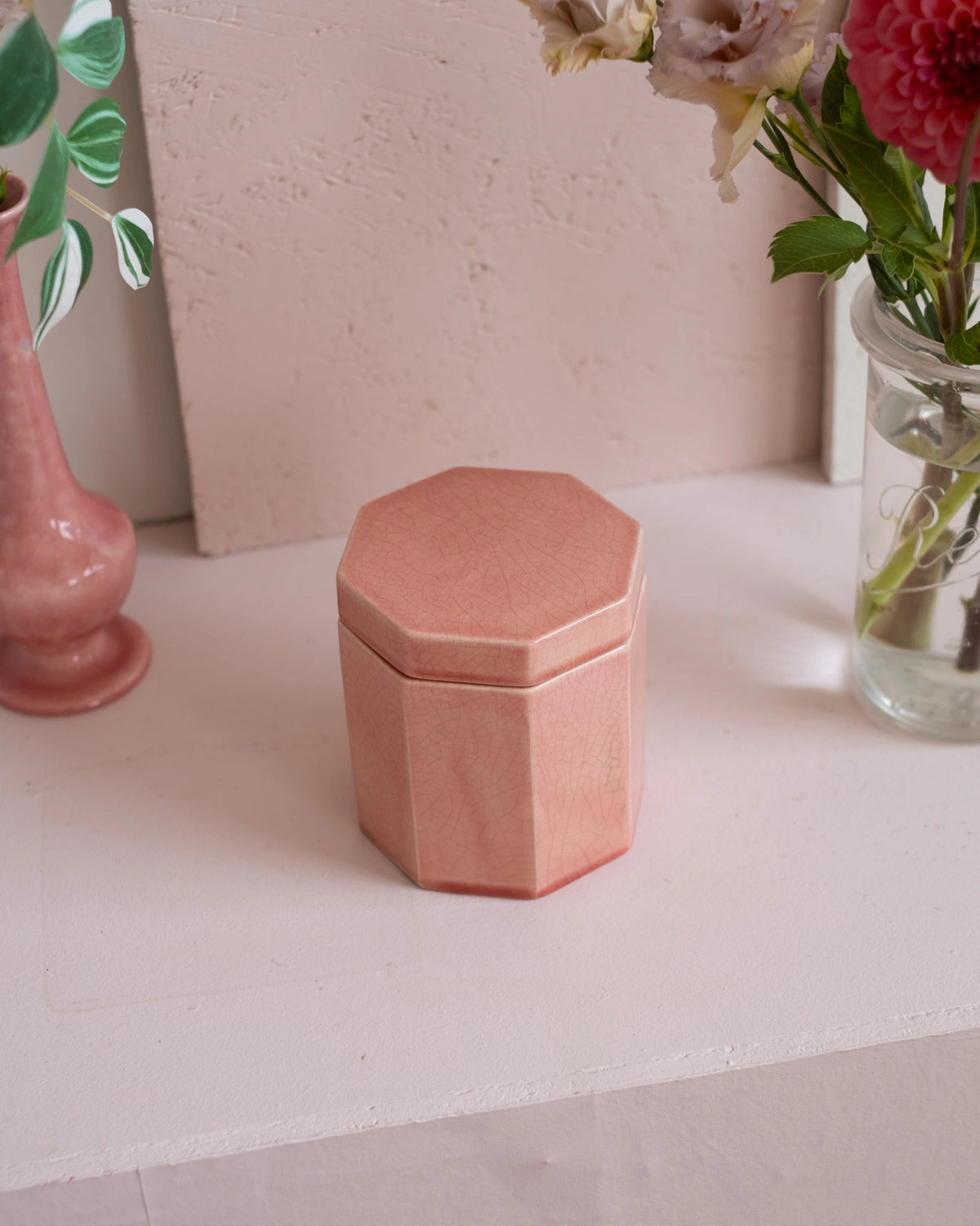 Ancien coffret en faïence craquelée rose de Charolles