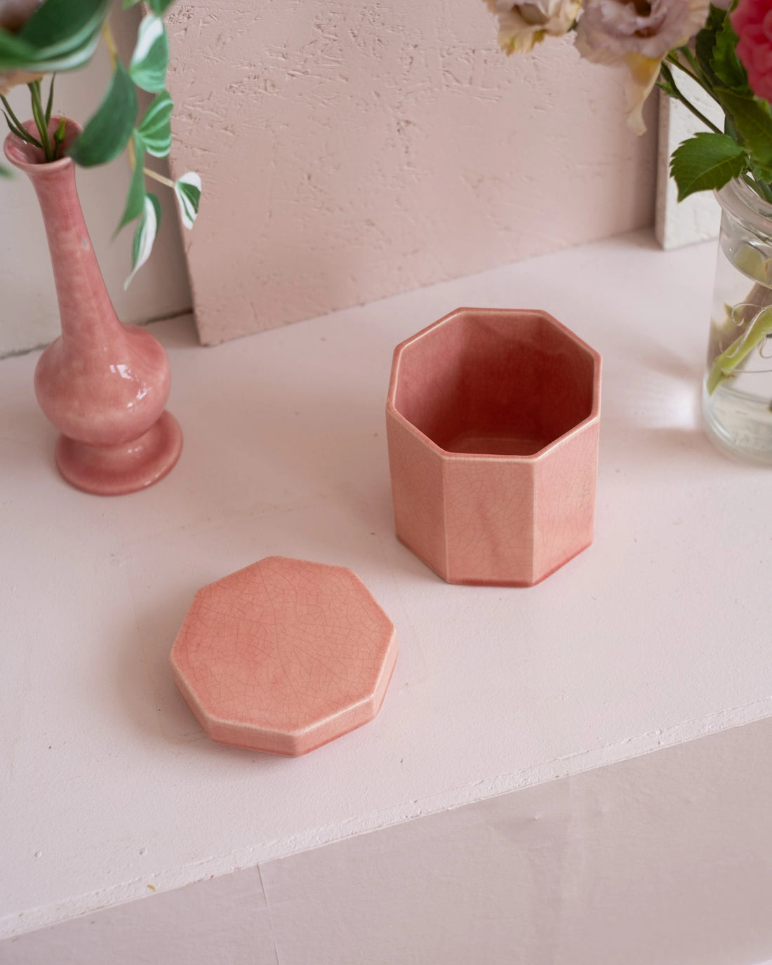 Ancien coffret en faïence craquelée rose de Charolles