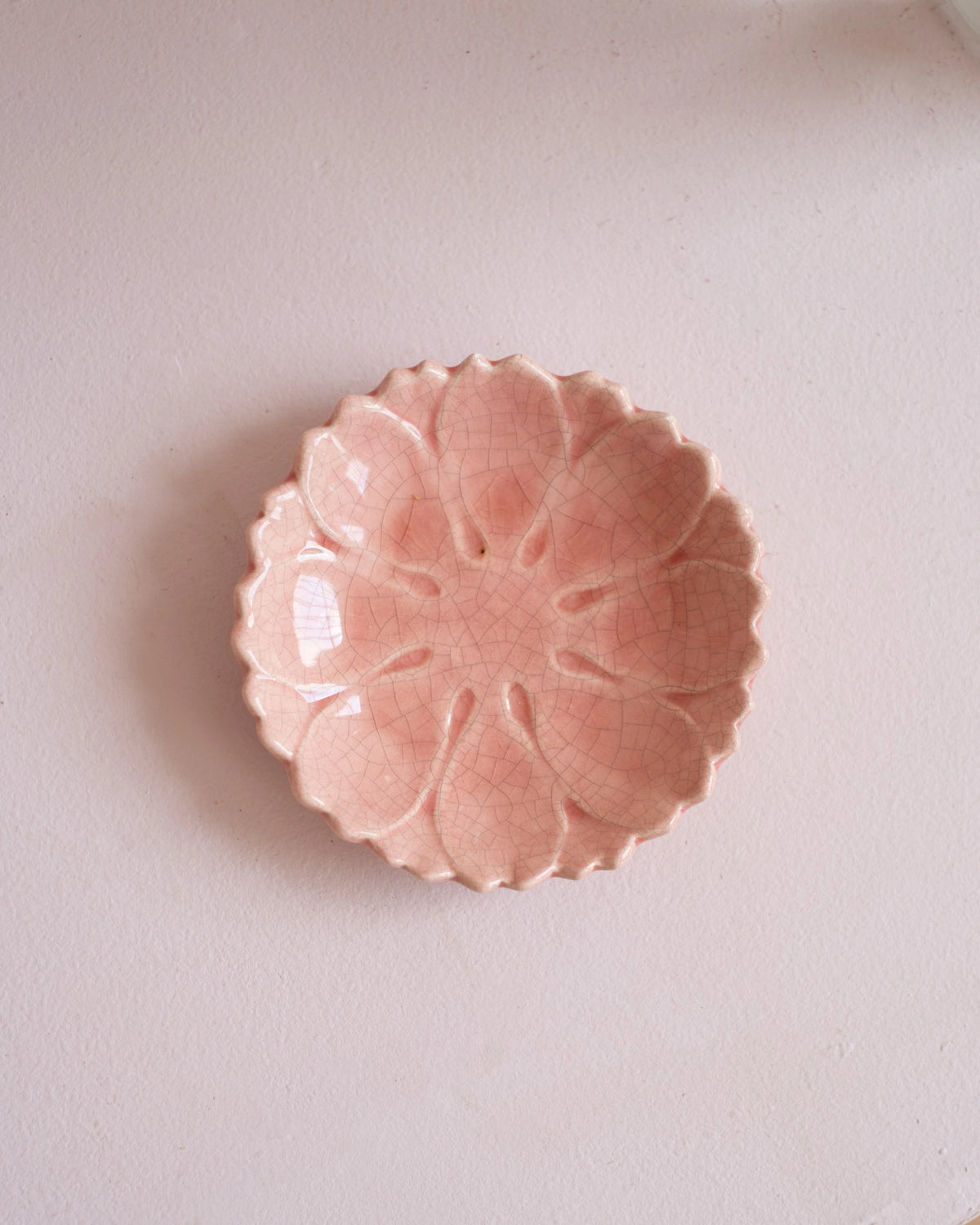 Deux coupelles en faïence rose de Charolles