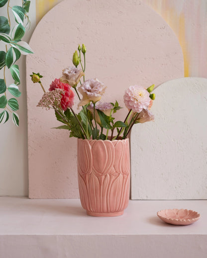 Ancien vase en faïence rose de Charolles