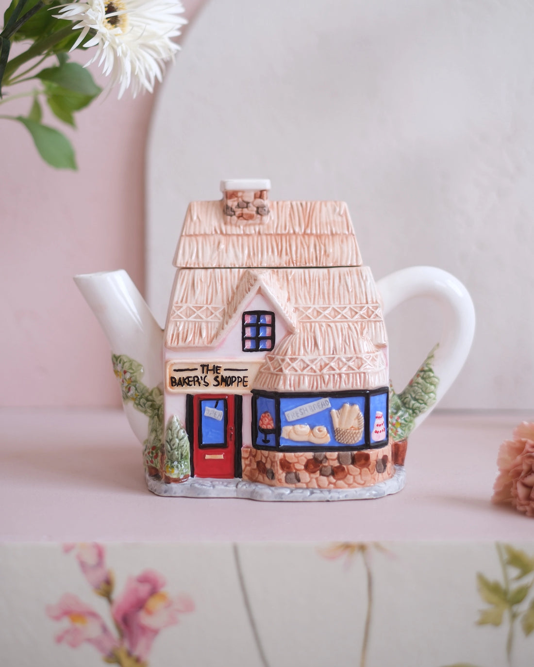Ancienne théière en porcelaine anglaise - Boulangerie