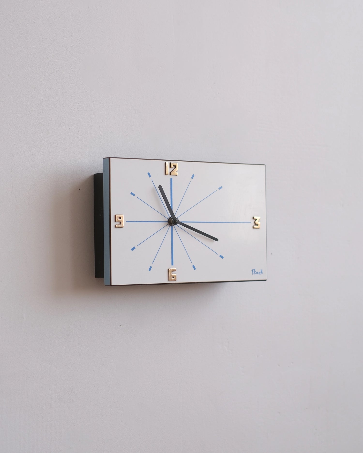 Ancienne horloge Flash
