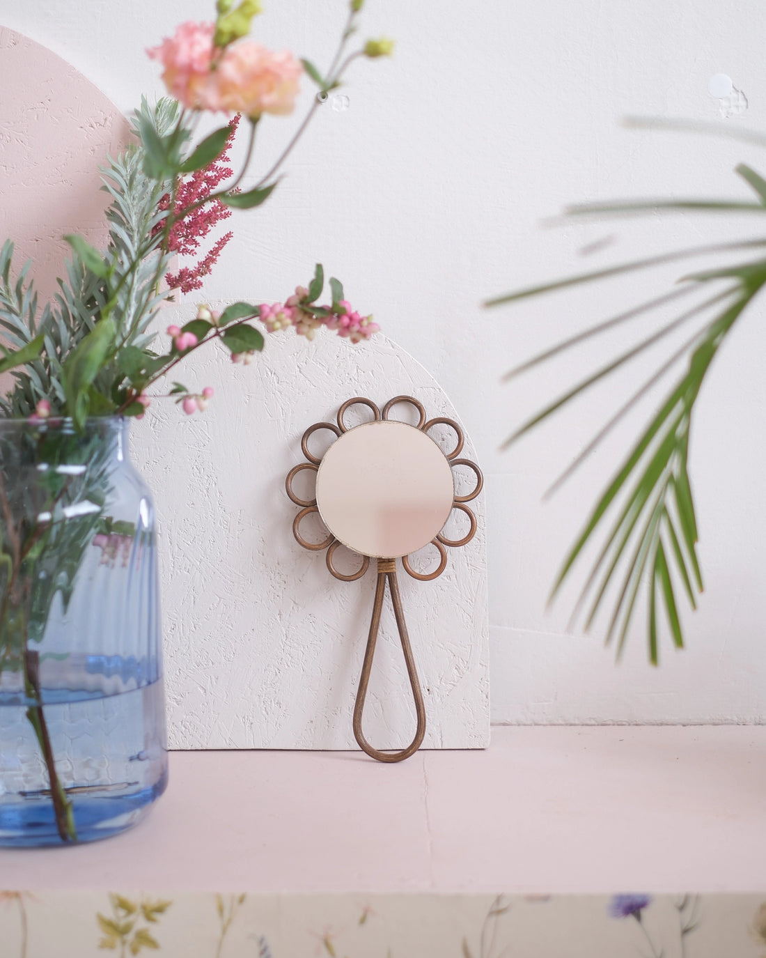 Miroir fleur en rotin