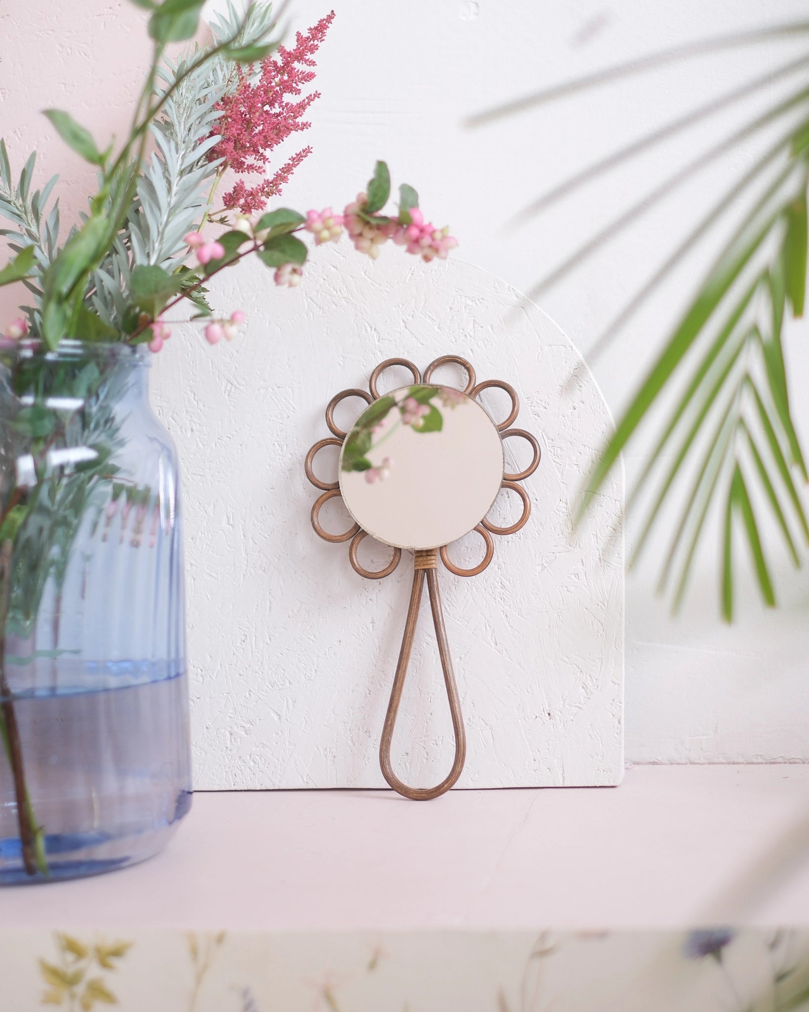 Miroir fleur en rotin
