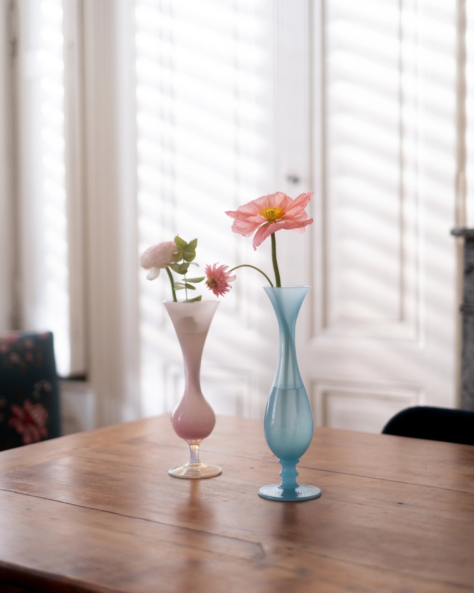 Ancien soliflore en opaline bleue - Silly &amp; Billy