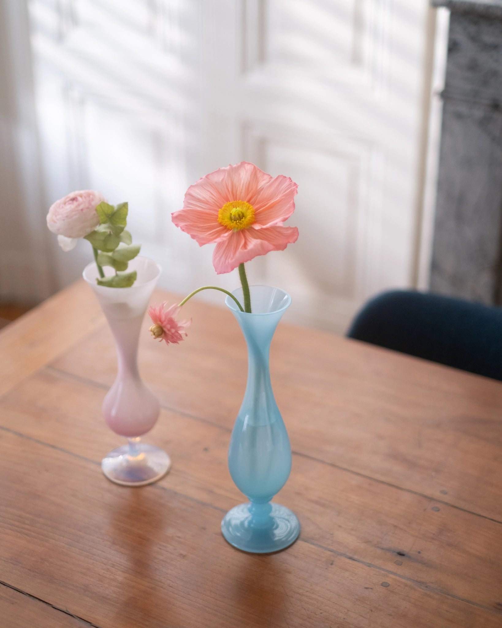 Ancien soliflore en opaline bleue - Silly &amp; Billy