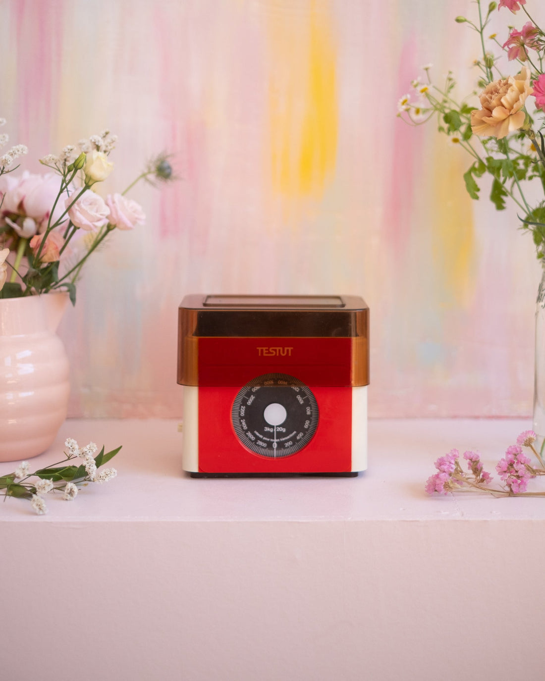 Ancienne balance de ménage Testud rouge - Silly &amp; Billy