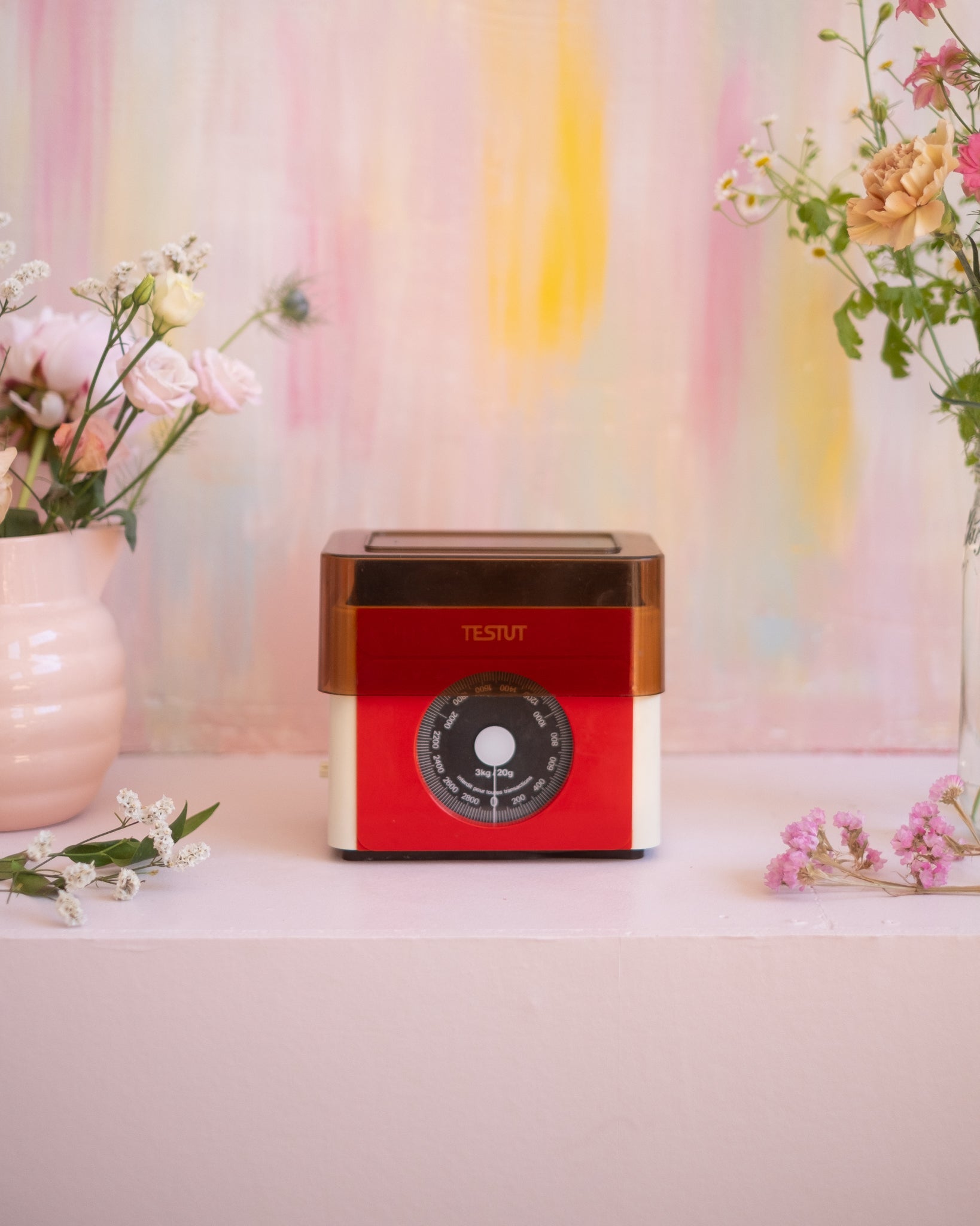 Ancienne balance de ménage Testud rouge - Silly &amp; Billy