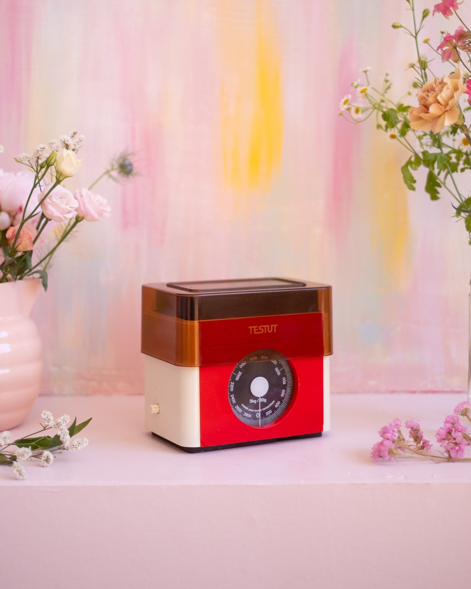 Ancienne balance de ménage Testud rouge - Silly &amp; Billy