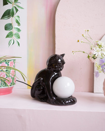Ancienne lampe Chat en céramique noire et opaline - Silly &amp; Billy