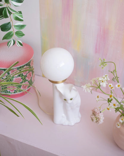Ancienne lampe Chaton en céramique et opaline - Silly &amp; Billy