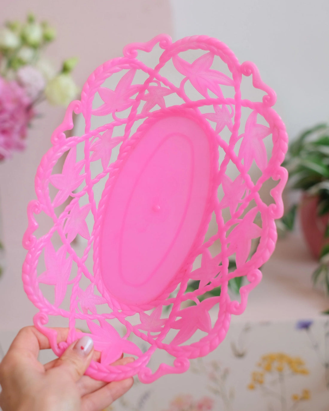 Corbeille vintage en plastique rose - Silly &amp; Billy