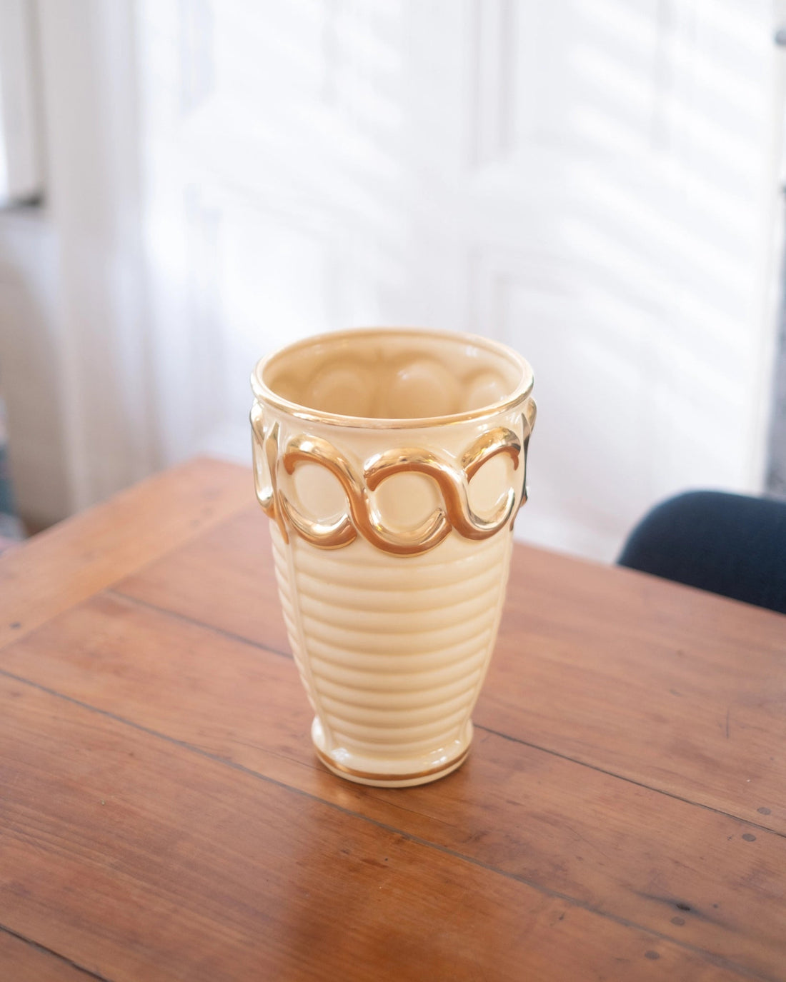 Grand vase Art Déco en opaline jaune et dorée - Silly &amp; Billy