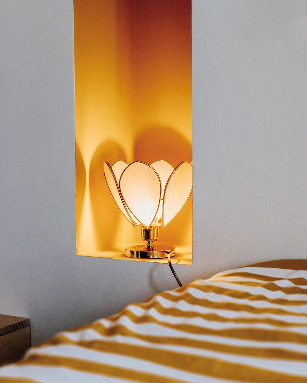 Lampe Fleur à poser - Blush et doré