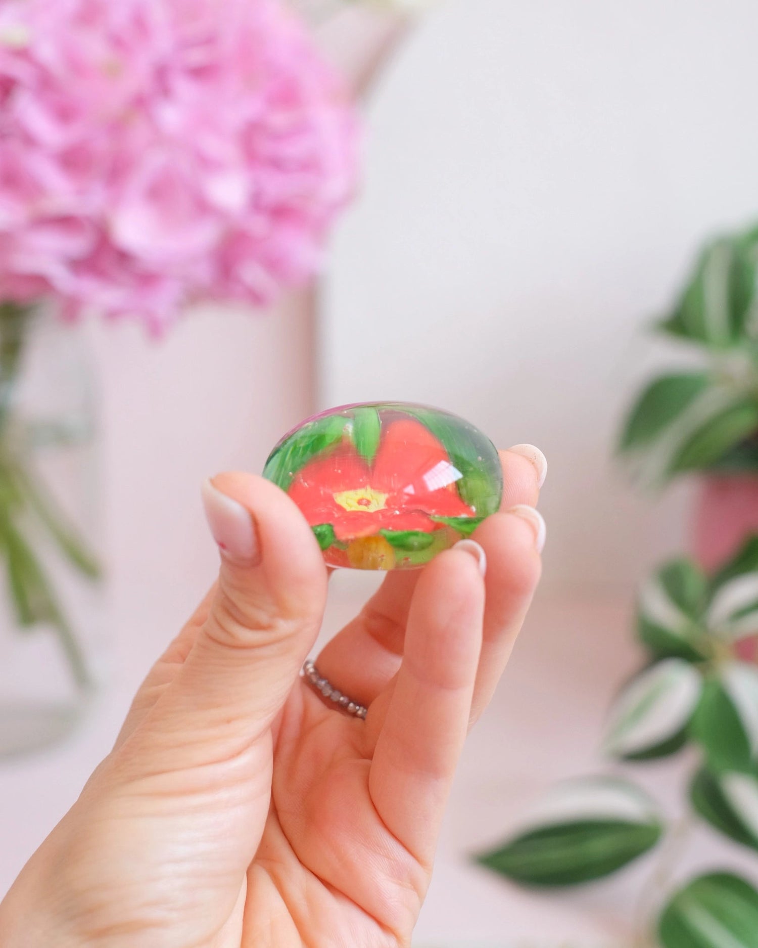 Petit sulfure en verre vert et orange - Silly &amp; Billy