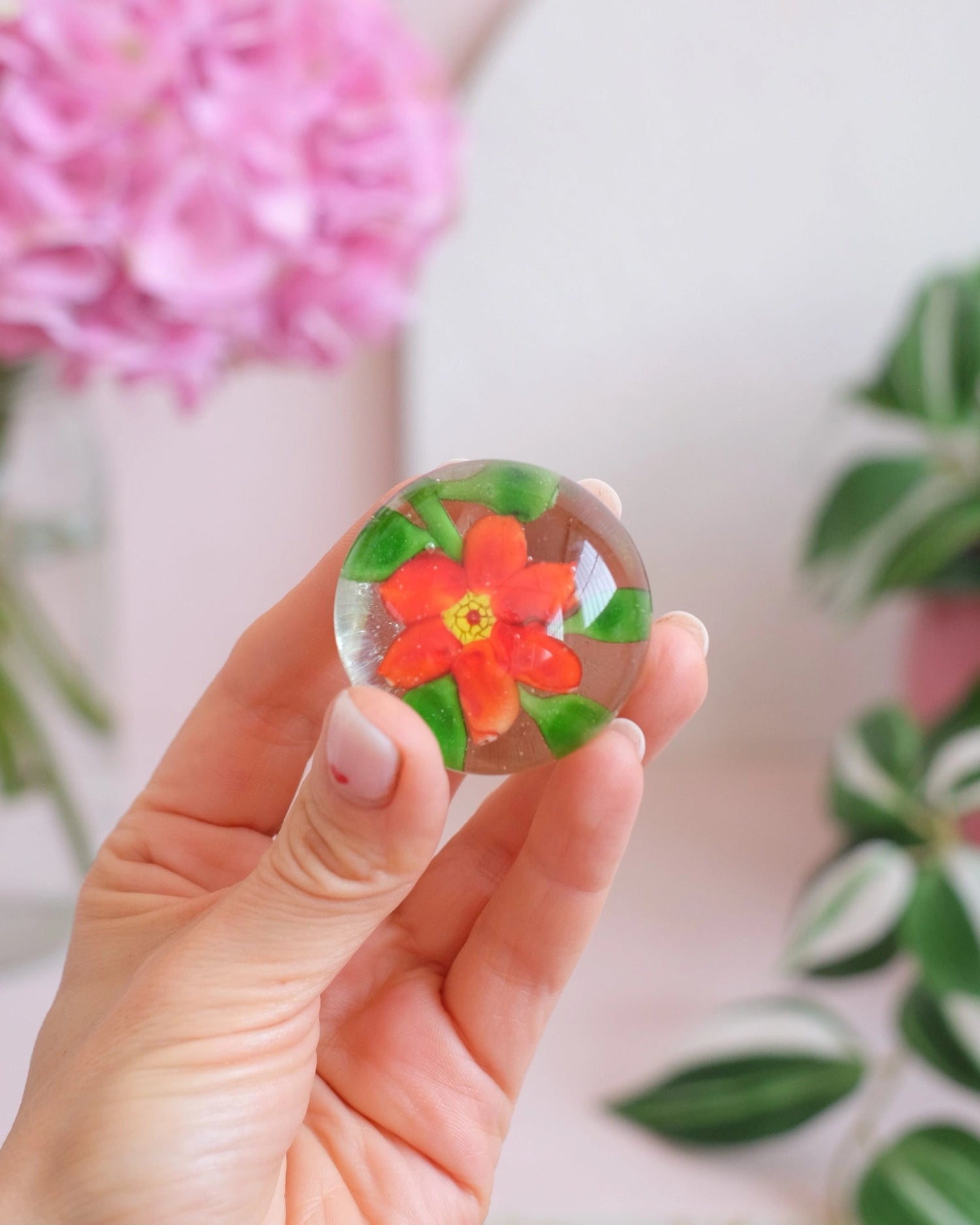 Petit sulfure en verre vert et orange - Silly &amp; Billy